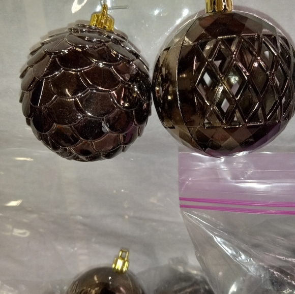Lot of 18 3D Shadowproof Christmas Tree Ornaments Deep Purple 3" each - Picture 3 of 6